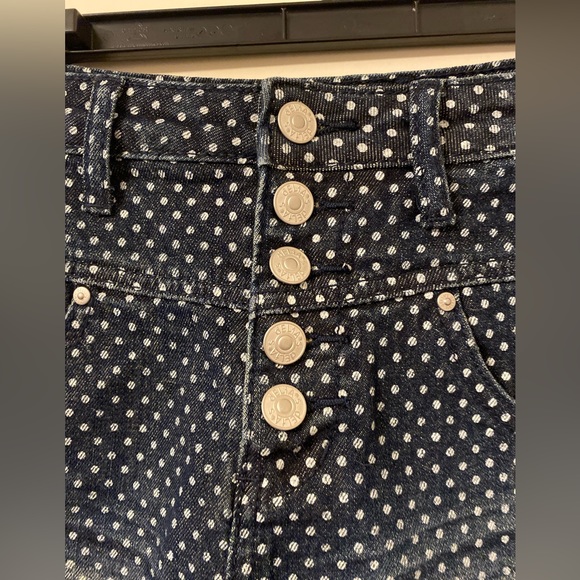 WOMEN’S SHORTS BUNDLE - Picture 5 of 12